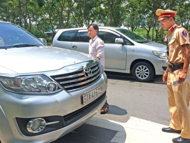 Tra phạt nguội ô tô tại Kon Tum