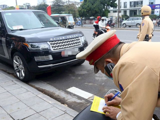 Tra phạt nguội ô tô tại Yên Bái