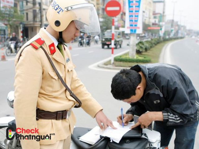 Kiểm tra xe có bị phạt nguội không