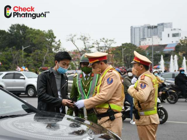 Check phạt nguội ô tô tại Trà Vinh
